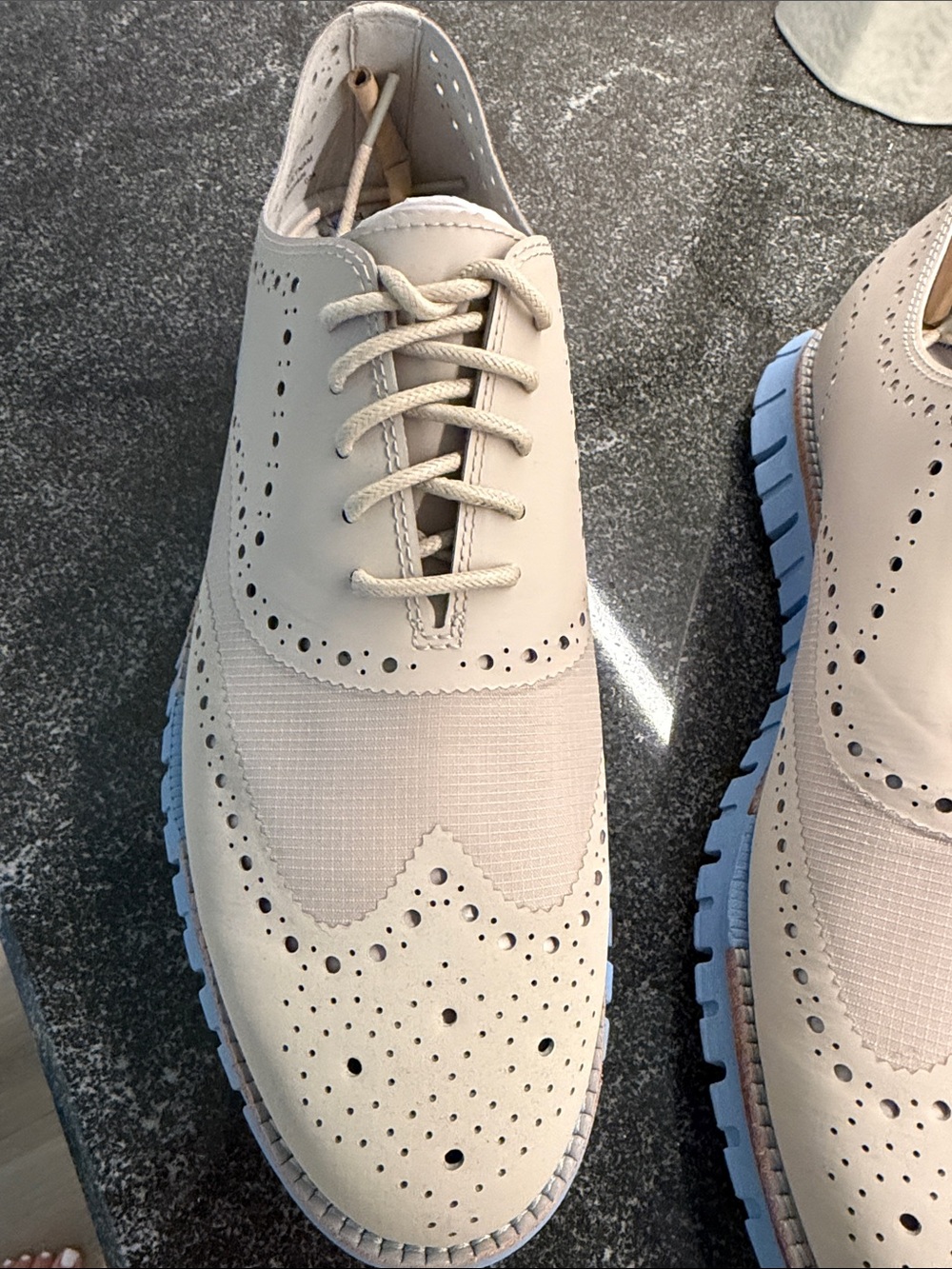 Cole haan zero Beige Wingtip Oxfords with Light Blue Sole size 10 - Picture 2 of 4